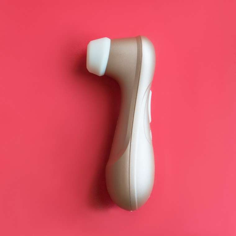 Powerful clitoral sucker featuring 10 adjustable pressure-wave intensity levels.